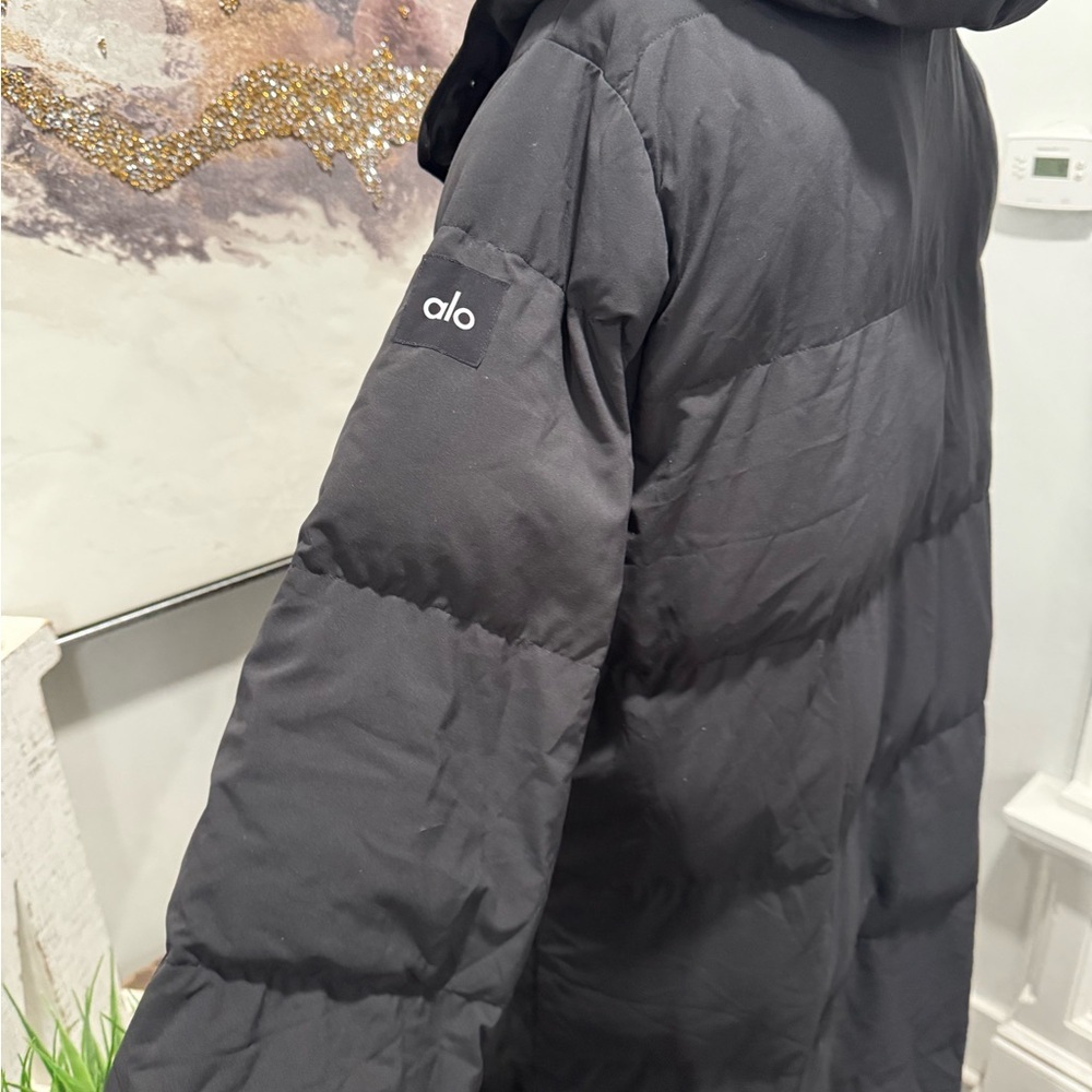 ALO Yoga Black Puffer Coat - Picture 8 of 14
